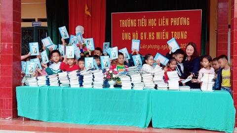 Trường Tiểu học Liên Phương tham gia ủng hộ giáo viên, học sinh miền Trung