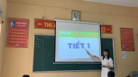 Cô giáo Lương Thanh Hà tham gia giảng dạy tiết chuyên đề cấp cụm môn Tiếng Việt lớp 1